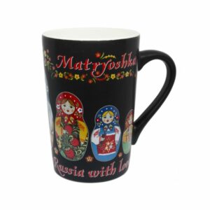 Kruzhka farfor matovaya Matreshka chernaya 1 e1613336277728